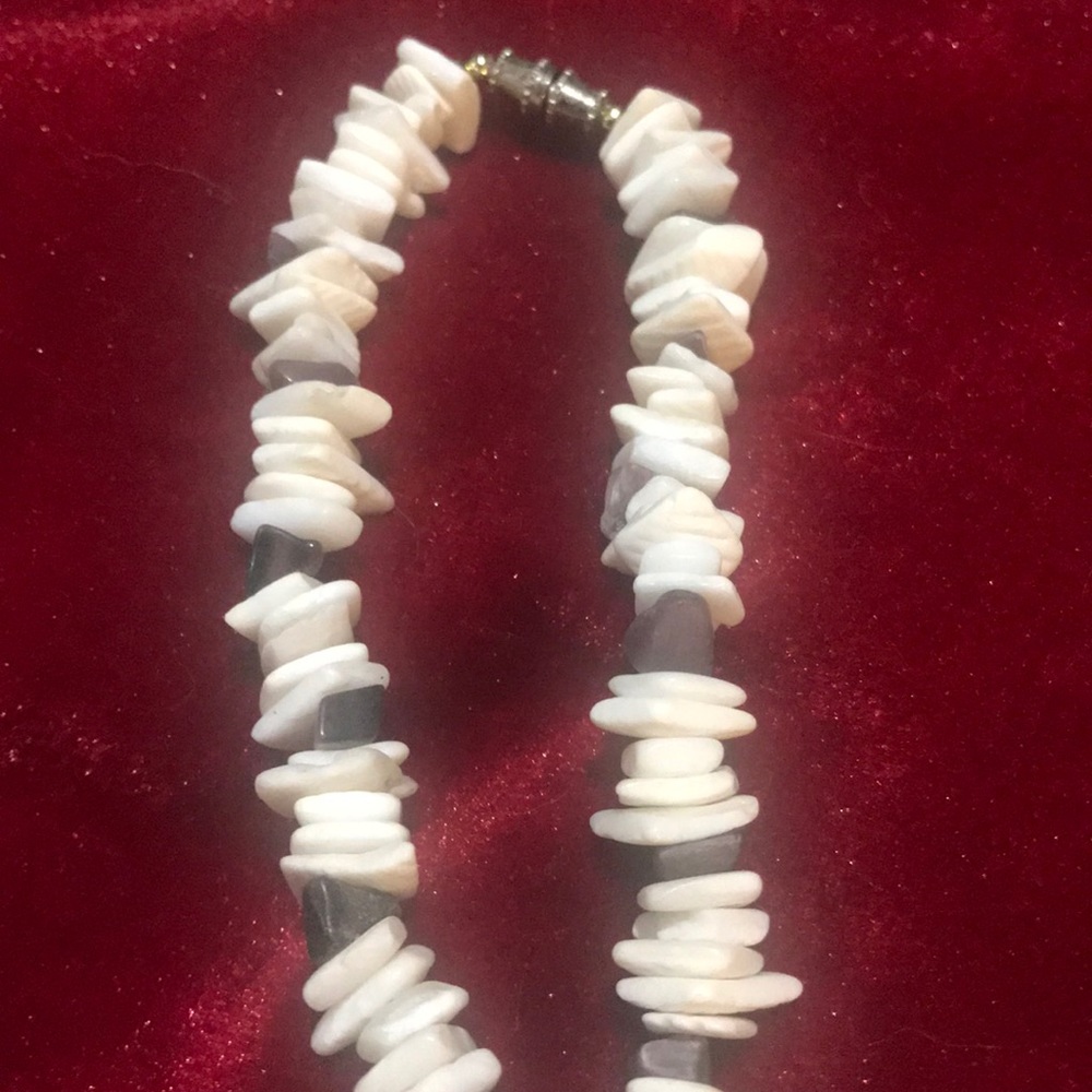 Shell Necklace - Picture 7 of 8